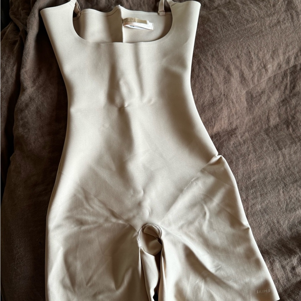 LG Cream Shapewear Bodysuit